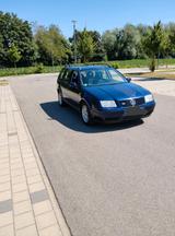 Volkswagen VW-Bora V5 Variant - Volkswagen Bora mit Benzin-Antrieb: Kombi, V5