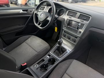 Volkswagen Golf - 11