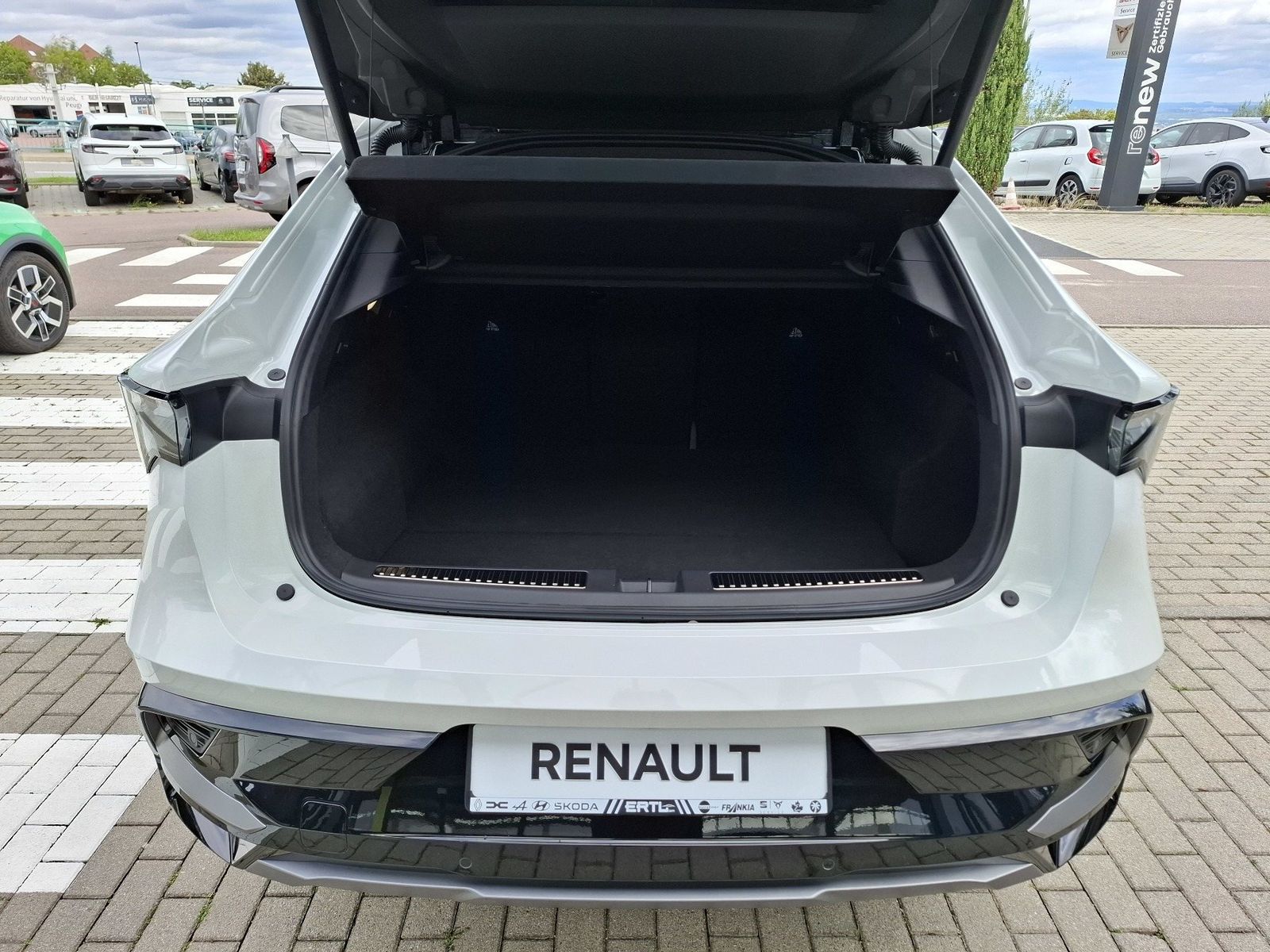 Renault Rafale - Bild 9
