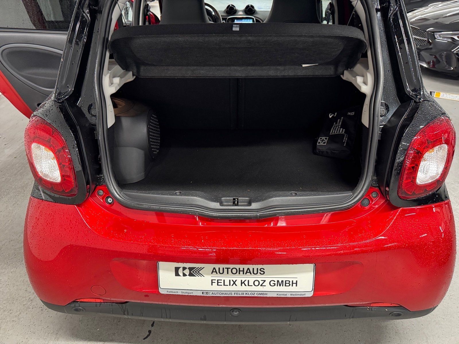 Fahrzeugabbildung Smart forfour prime 66kW*Pano*JBL*PDC*SHZ*Navigation*