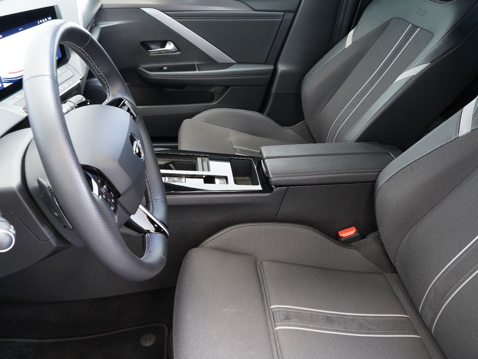 Fahrzeugabbildung Opel Astra L 1.2 Turbo Sports Tourer GS AHK