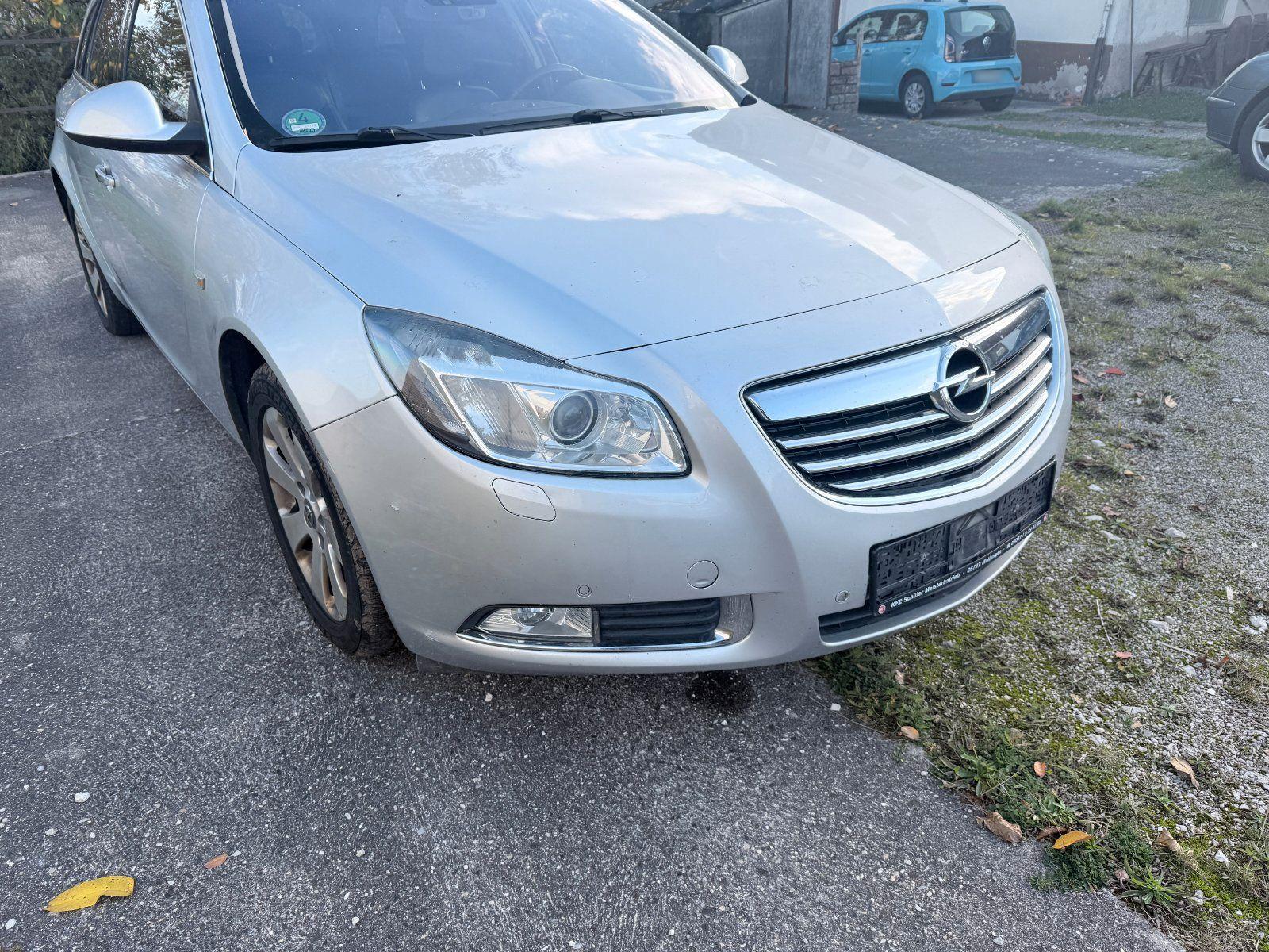 Opel Insignia 2013 — rear view