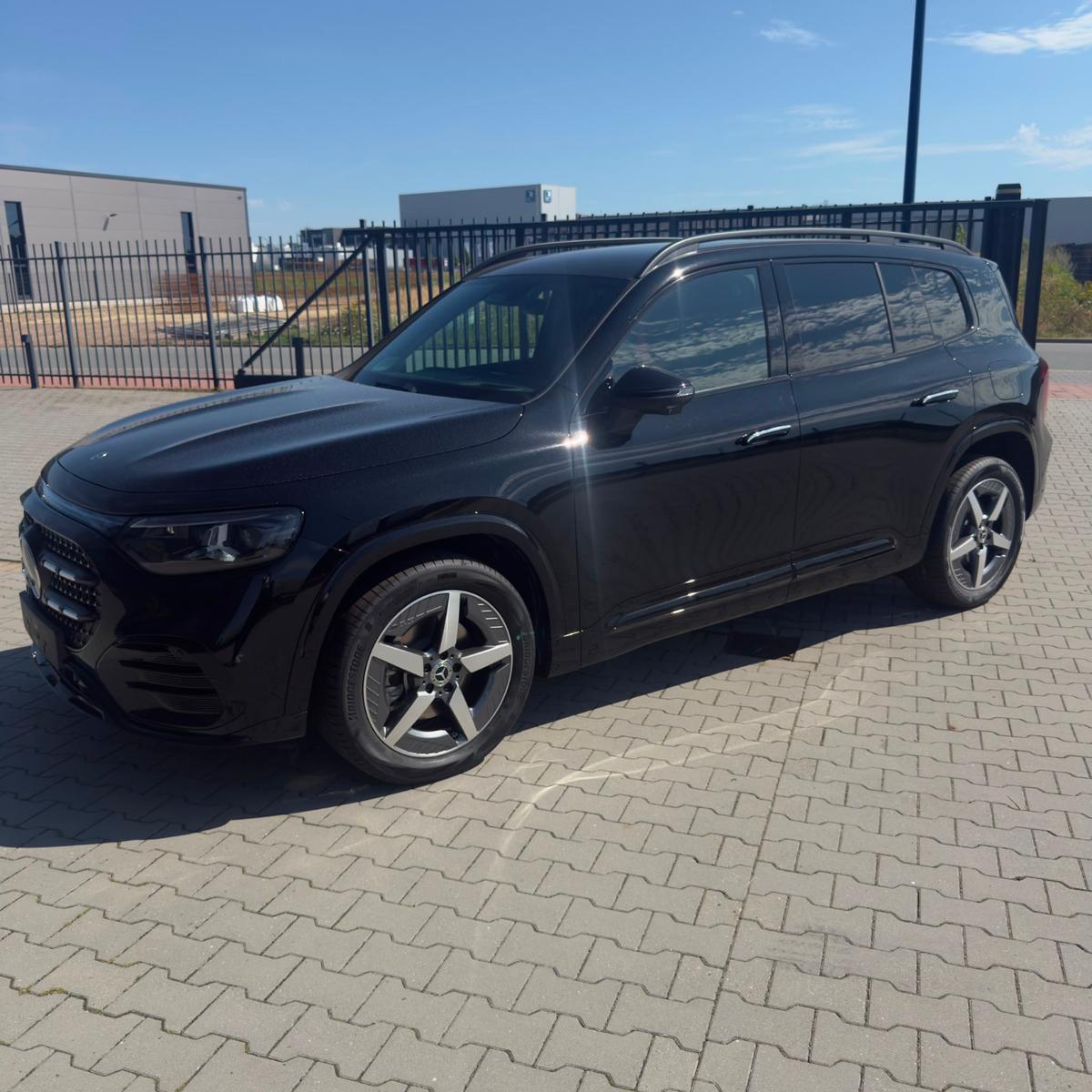Mercedes-Benz GLB 200 AMG Premium Plus MY2027 7-Sitz