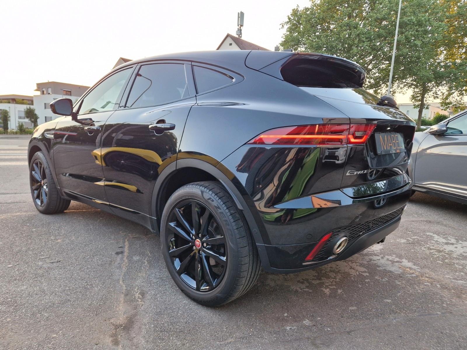 Jaguar E-Pace P300 R-Dynamic SE AWD +PANO+MERIDIAN+