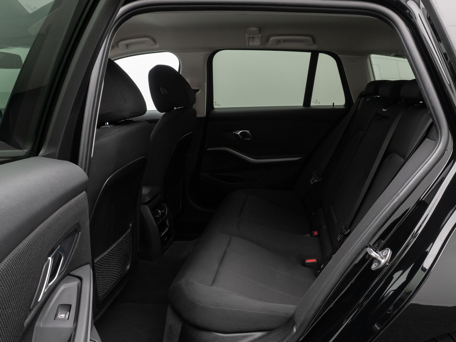 Fahrzeugabbildung BMW 320d CockpitPro PDC GeschwindigReg DAB Sitzhzng