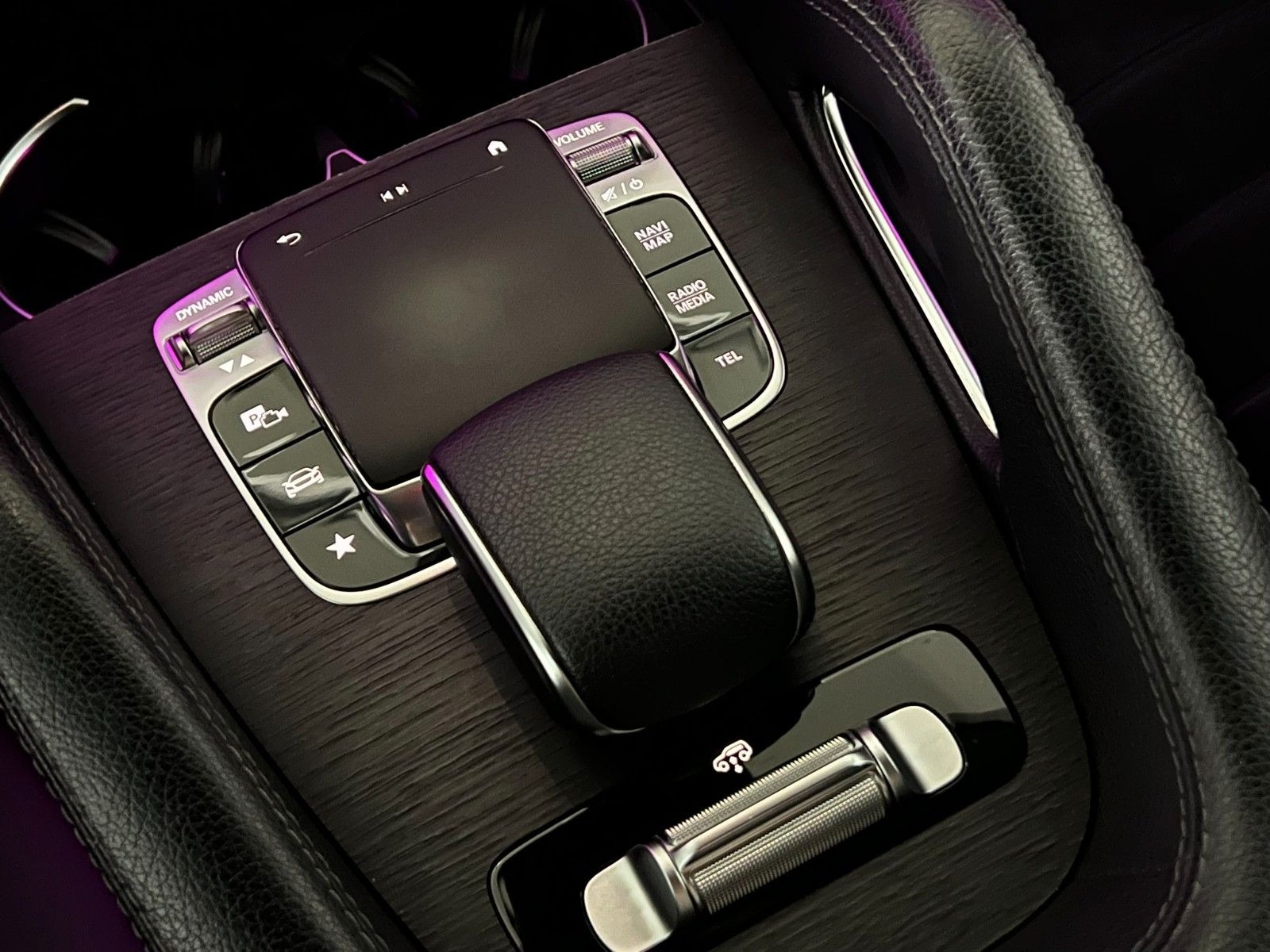 Fahrzeugabbildung Mercedes-Benz GLE 350 d 4Matic AMG-LINE/DISTRONIC/AIR/7-SITZER