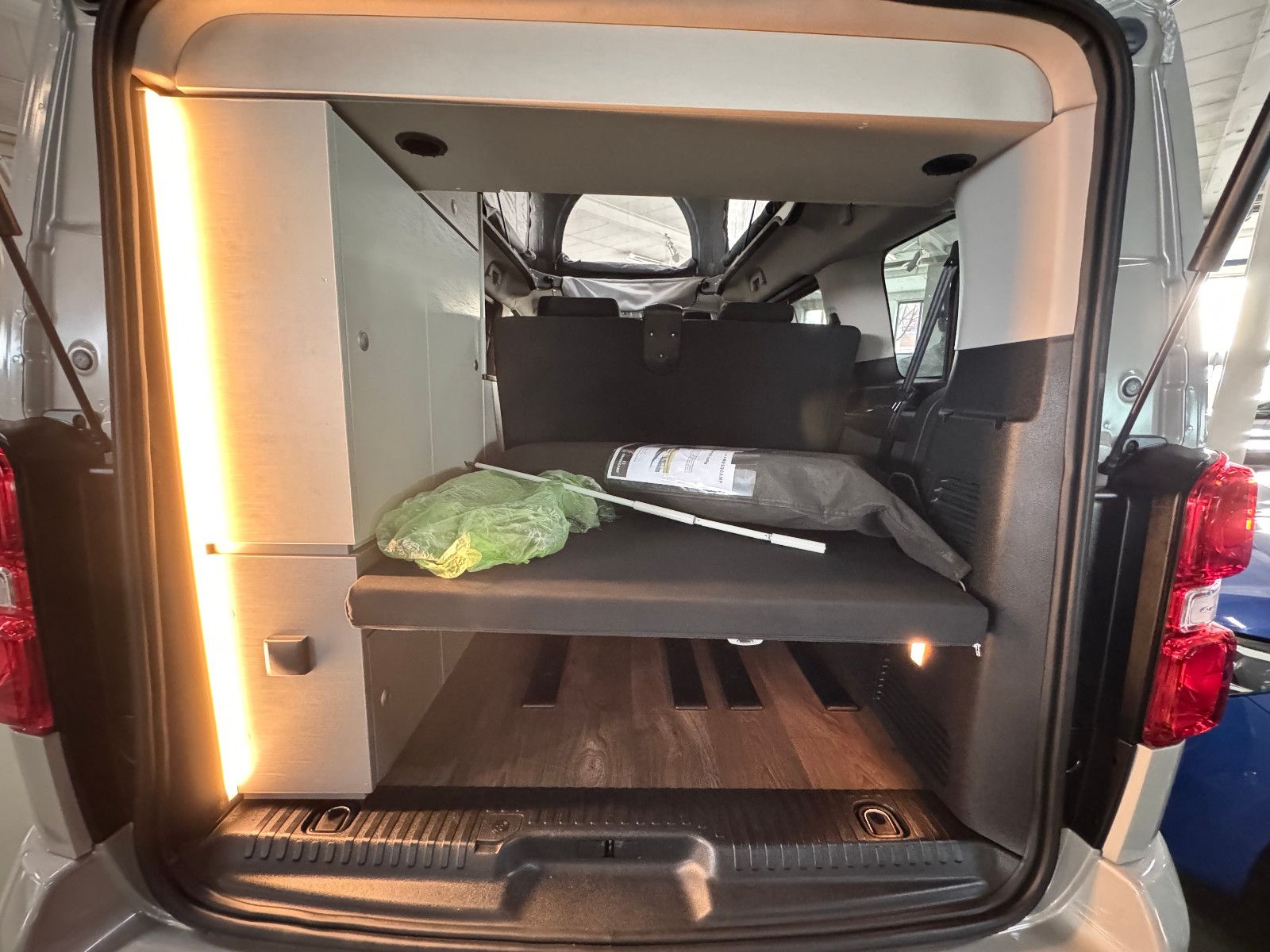 Fahrzeugabbildung Toyota DETHLEFFS CROSSCAMP FLEX 7-SITZER AUFSTELLDACH