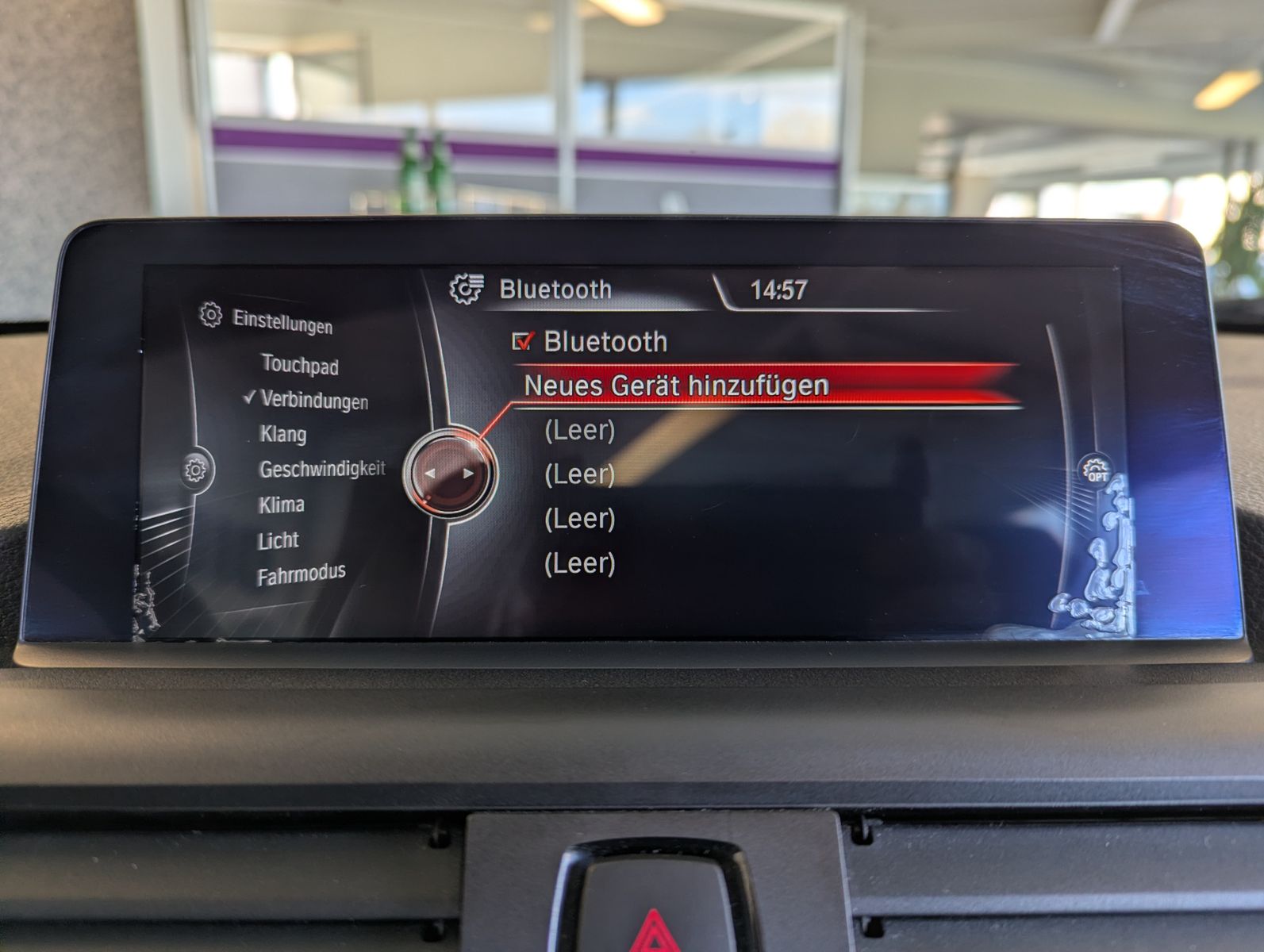 Fahrzeugabbildung BMW 220 d M-Sport-Paket Leder Bi-Xen Navi HiFi
