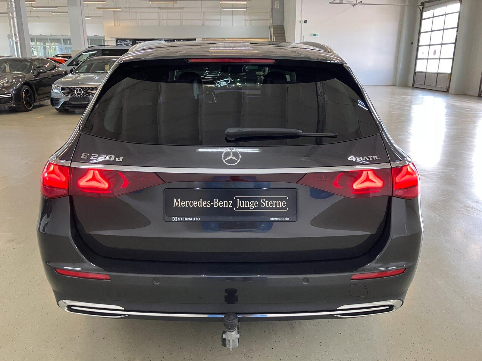 Mercedes-Benz E 220 d 4M T EXCLUSIVE Premium AHK DigiLight