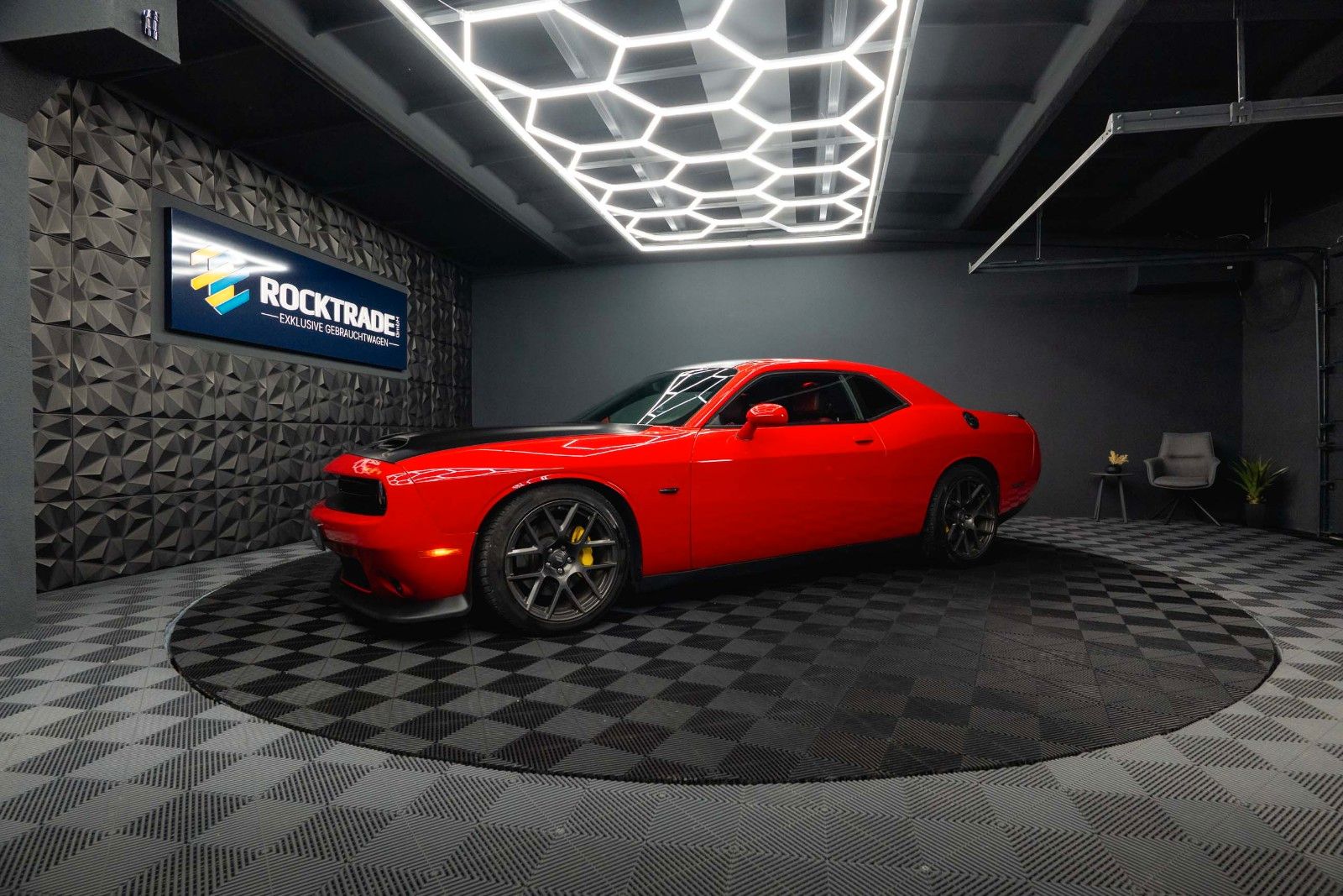 Fahrzeugabbildung Dodge Challenger 6.4 V8 SRT 392 R/T SCATPACK RED DEVIL