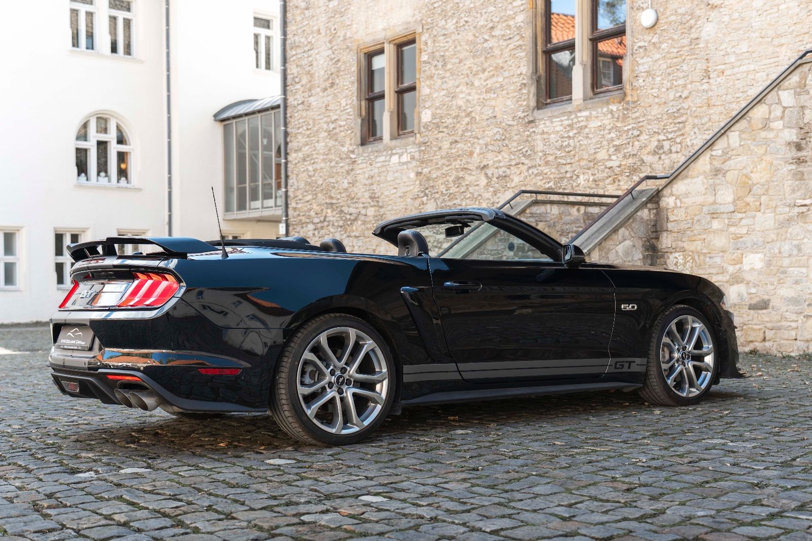 Fahrzeugabbildung Ford Mustang GT 5.0L Kabrio LED KAM NAV SHZ/SZK