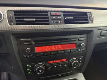 BMW 330xd COUPE ALLRAD SCHALTER M-SPORTPAKET 2.HAND