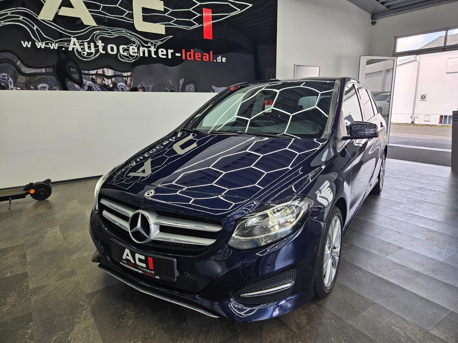 Mercedes-Benz B 180 1,6 Urban Business, Temp., LED, Navi, PDC