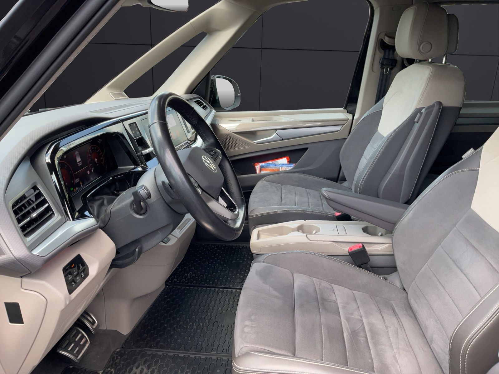 Fahrzeugabbildung Volkswagen T7 Multivan 2.0 TDI Style AHK Matrix Standhzg SH