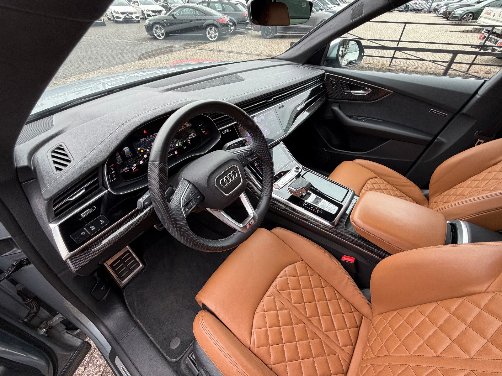 Fahrzeugabbildung Audi SQ8 4.0 TFSI quattro/EXCLUSIVE/ALCANTARA/BLACK