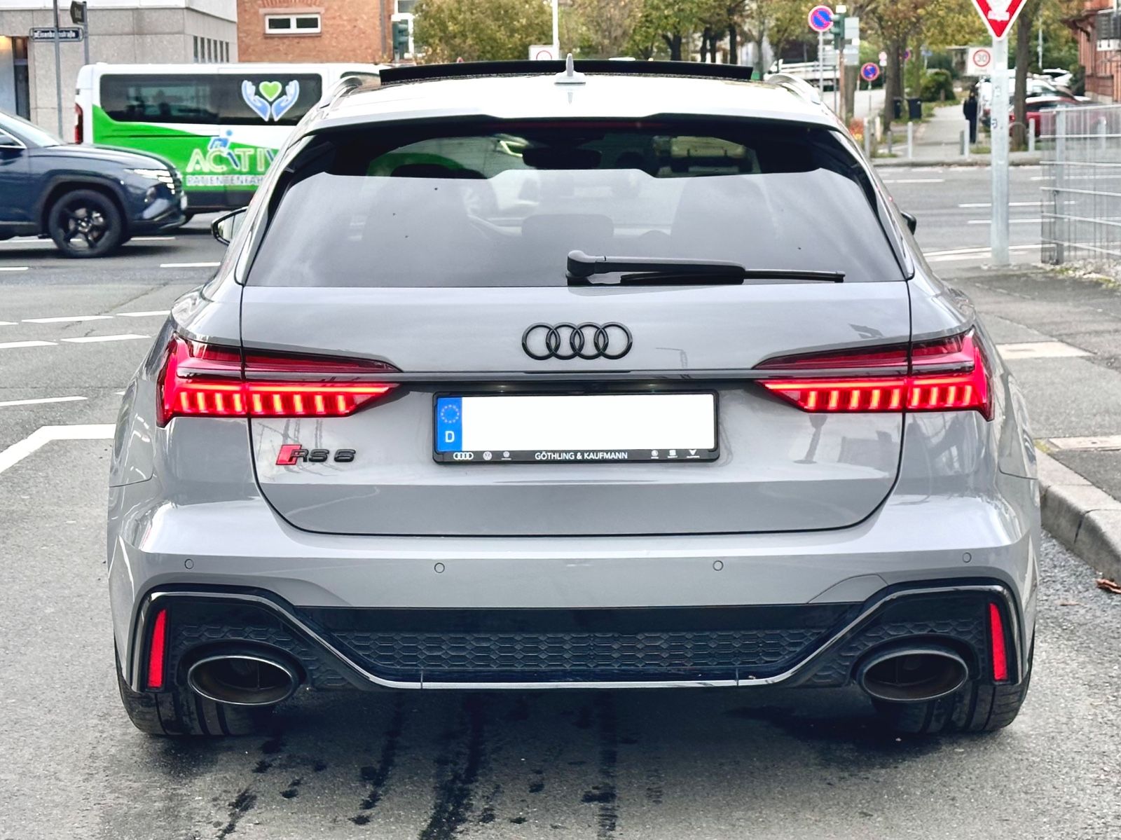 Fahrzeugabbildung Audi RS6 AVANT QUATTRO*PANO+VOLL+AHK*