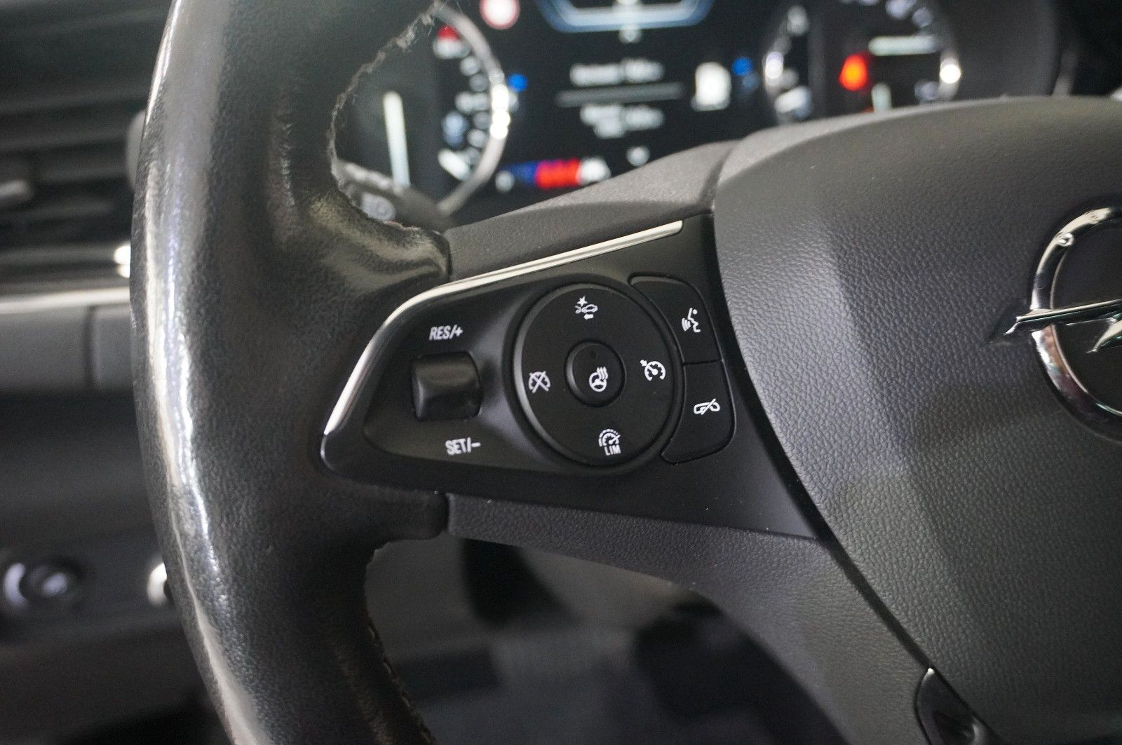 Fahrzeugabbildung Opel Insignia B ST 2.0D BUSINESS NAVI/LED/KAMERA/AHK