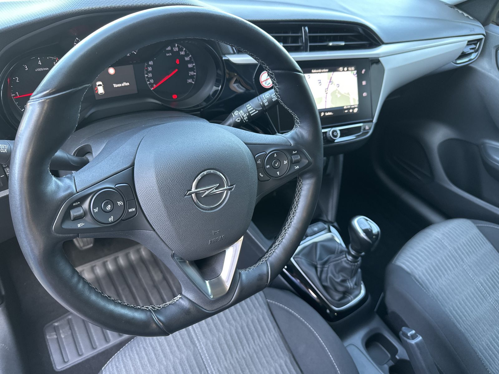 Fahrzeugabbildung Opel Corsa 5-Türer 1.2 Turbo Edition NAV+KOMFORTPAKET