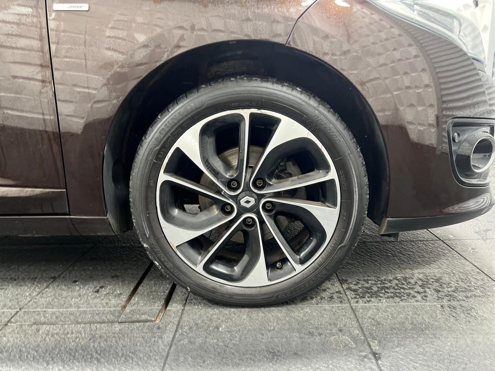 Renault Megane 2015 — photo 10
