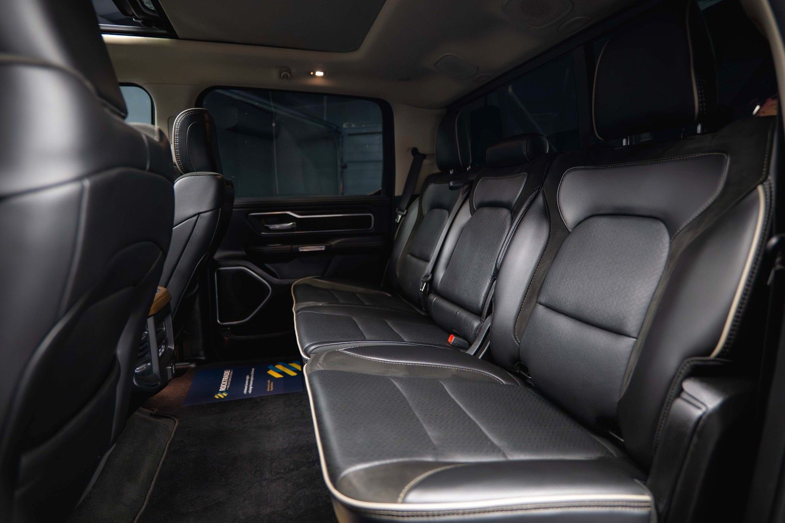 Fahrzeugabbildung Dodge RAM 5.7 V8 HEMI 4x4 LARAMIE PUNISHER *Pano*LED*