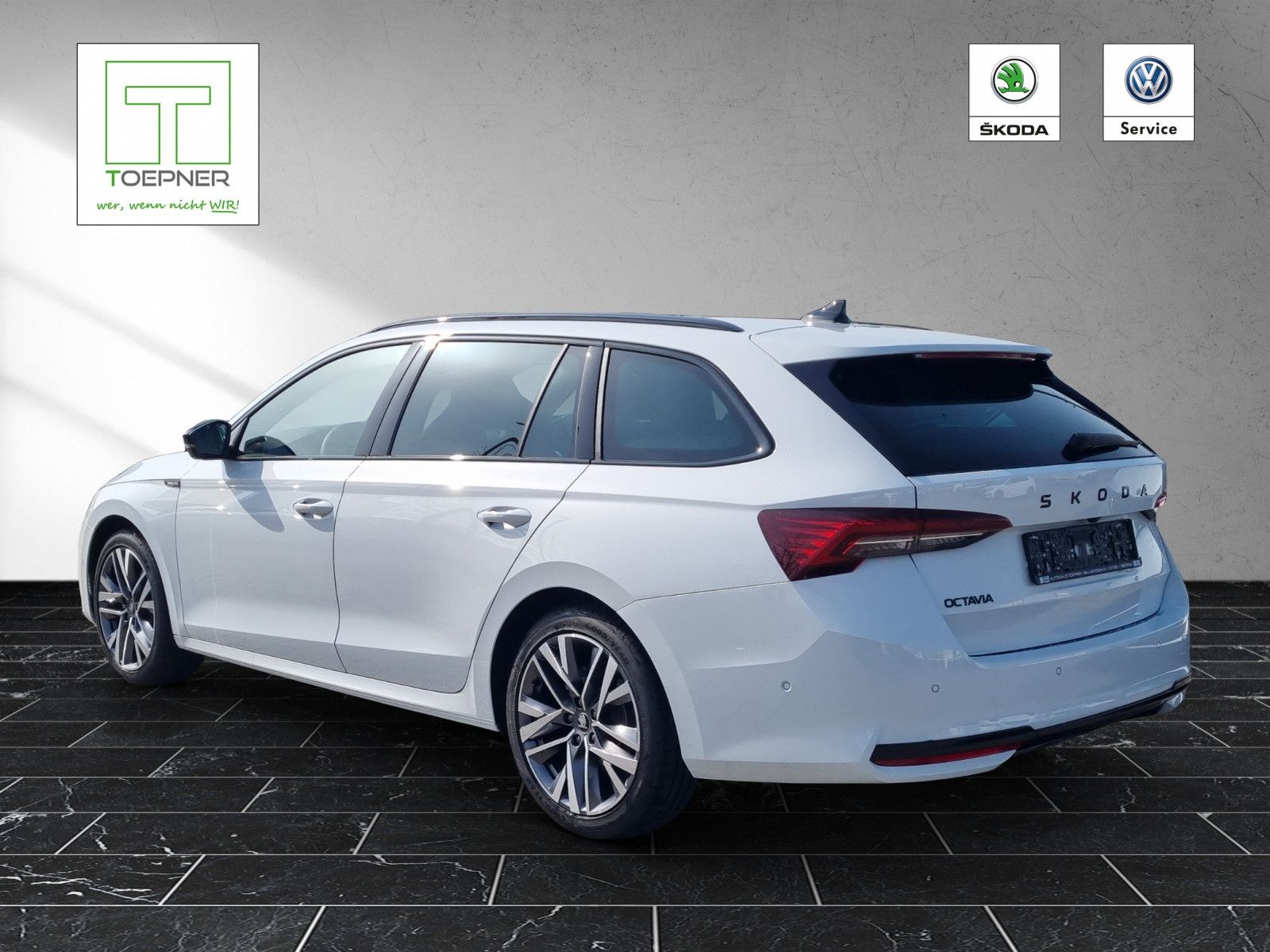 Fahrzeugabbildung SKODA Octavia Combi Sportline AHK PANO STANDHEIZUNG