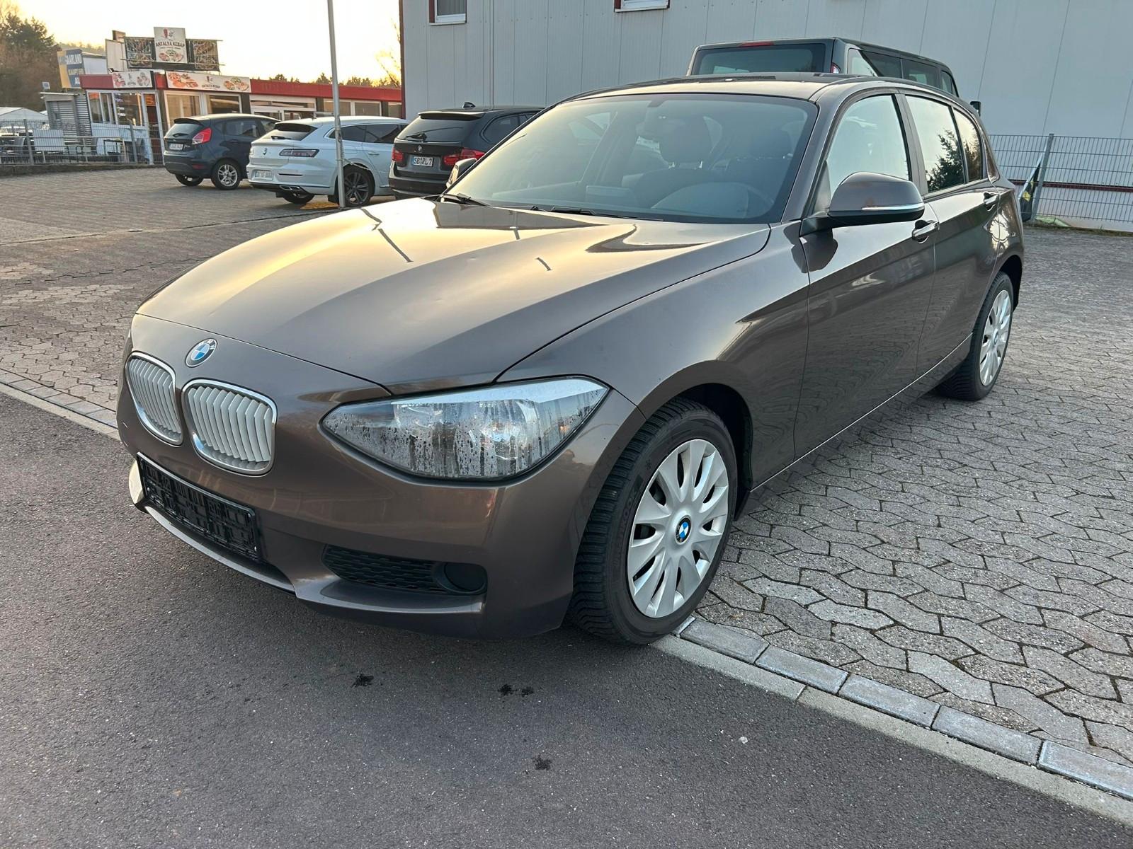 BMW 114i   PDC+SHZ+KLIMA