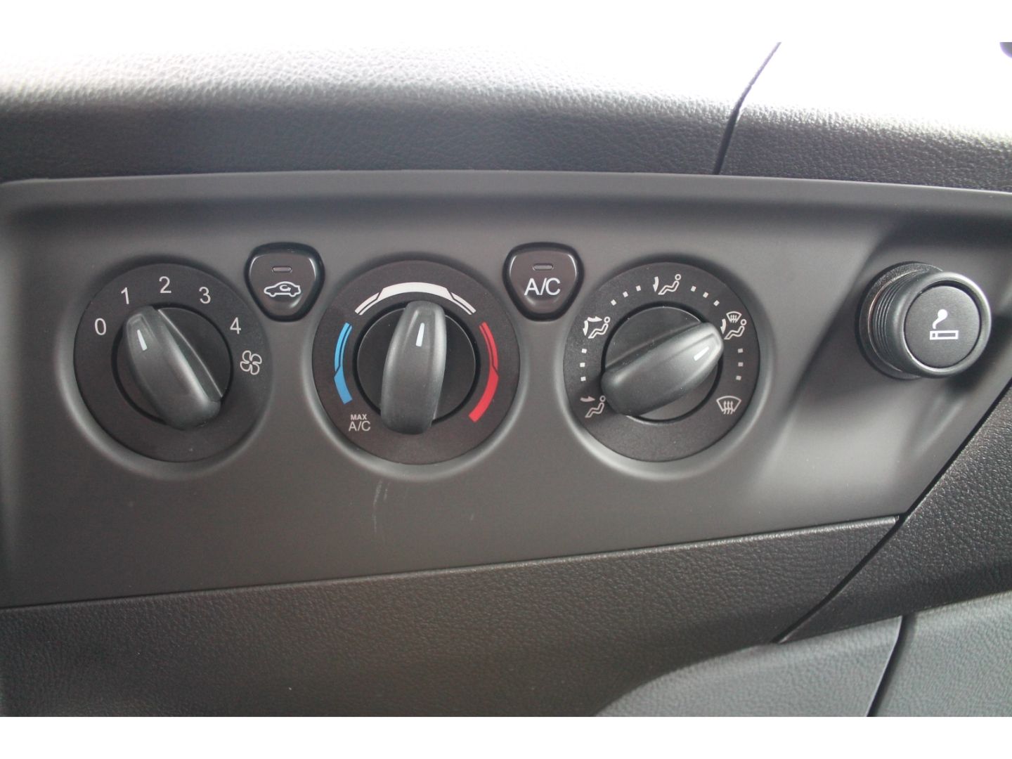 Fahrzeugabbildung Ford Transit Custom 270 L1 City Light AHK Klima Sicht