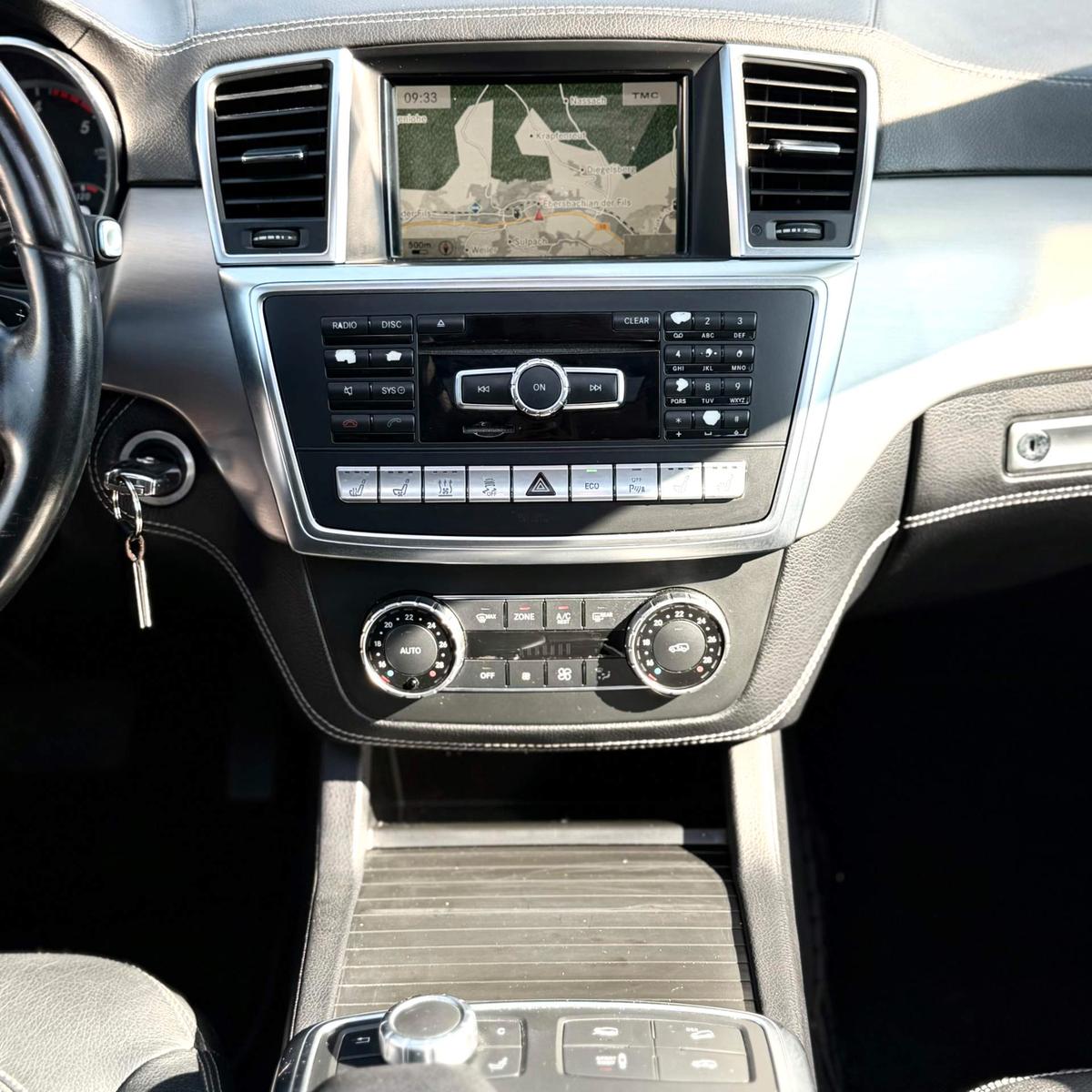 Mercedes-Benz ML 350 AMG-LINE/KAMERA/SHZ/MEM/PANO/AHK