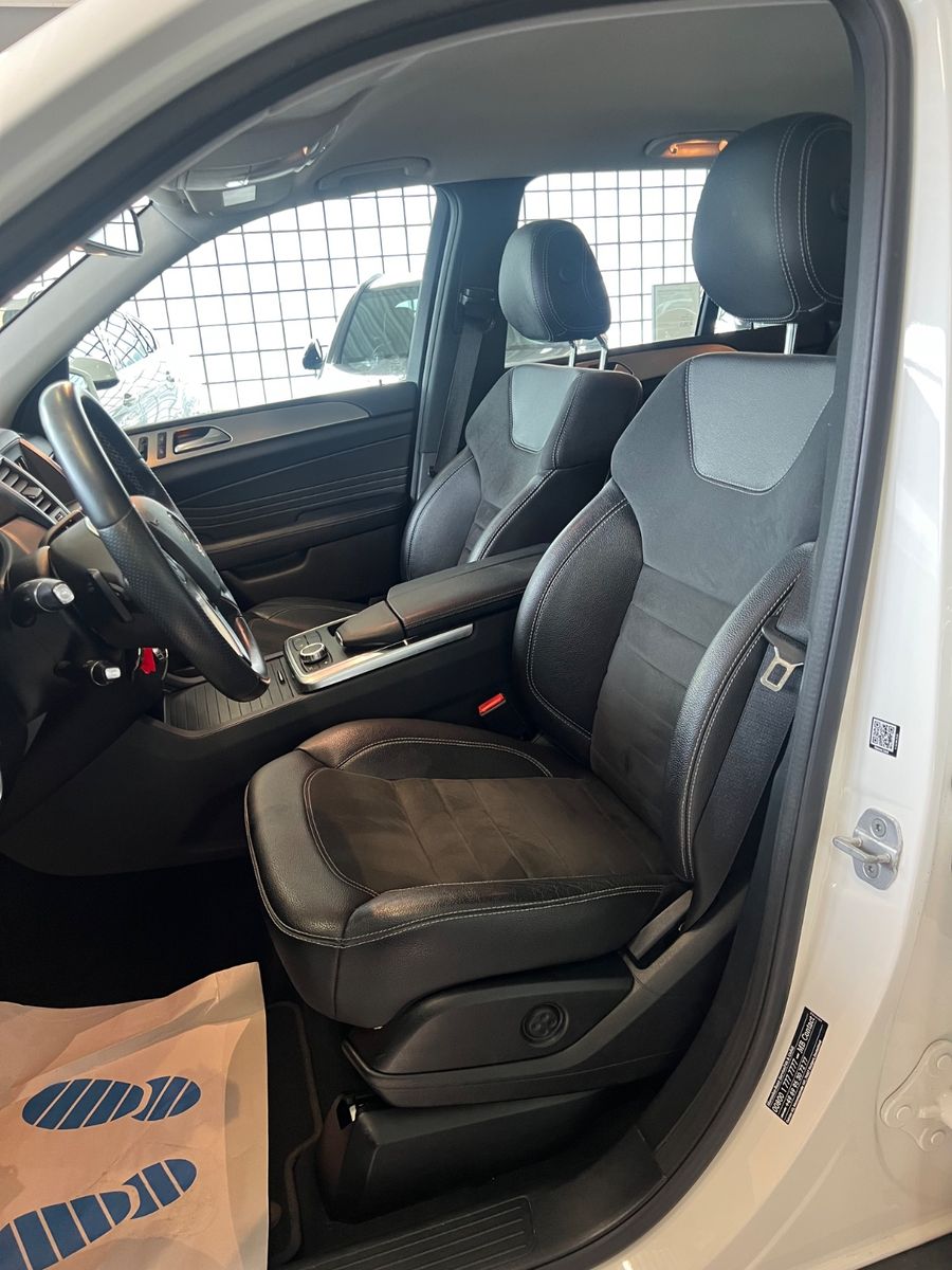 Fahrzeugabbildung Mercedes-Benz ML 350 d BlueTec 4Matic * 1.HAND * GEPFLEGT *