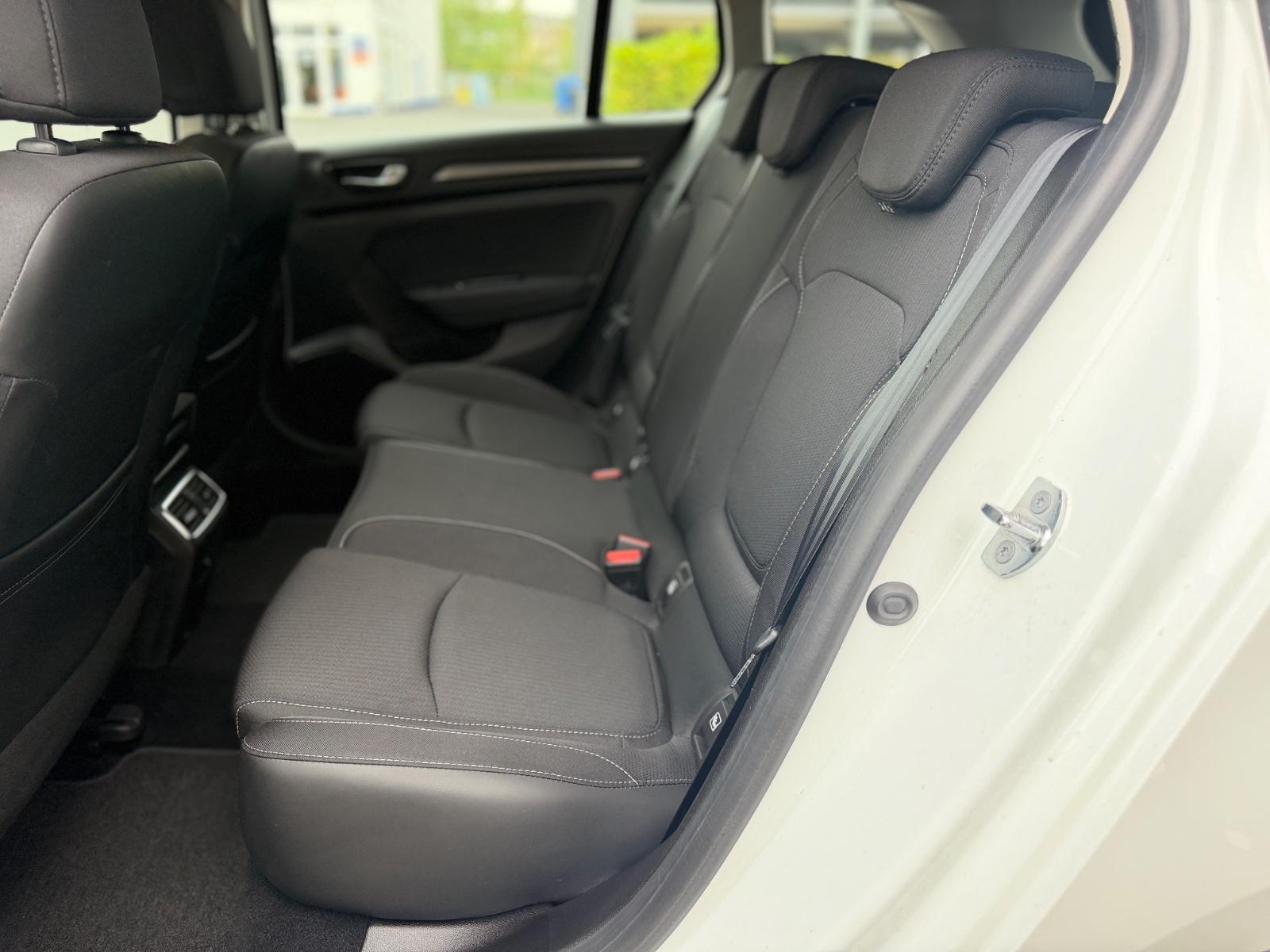 Renault Megane IV GT Automatik CarPlay Kamera AHK Spur