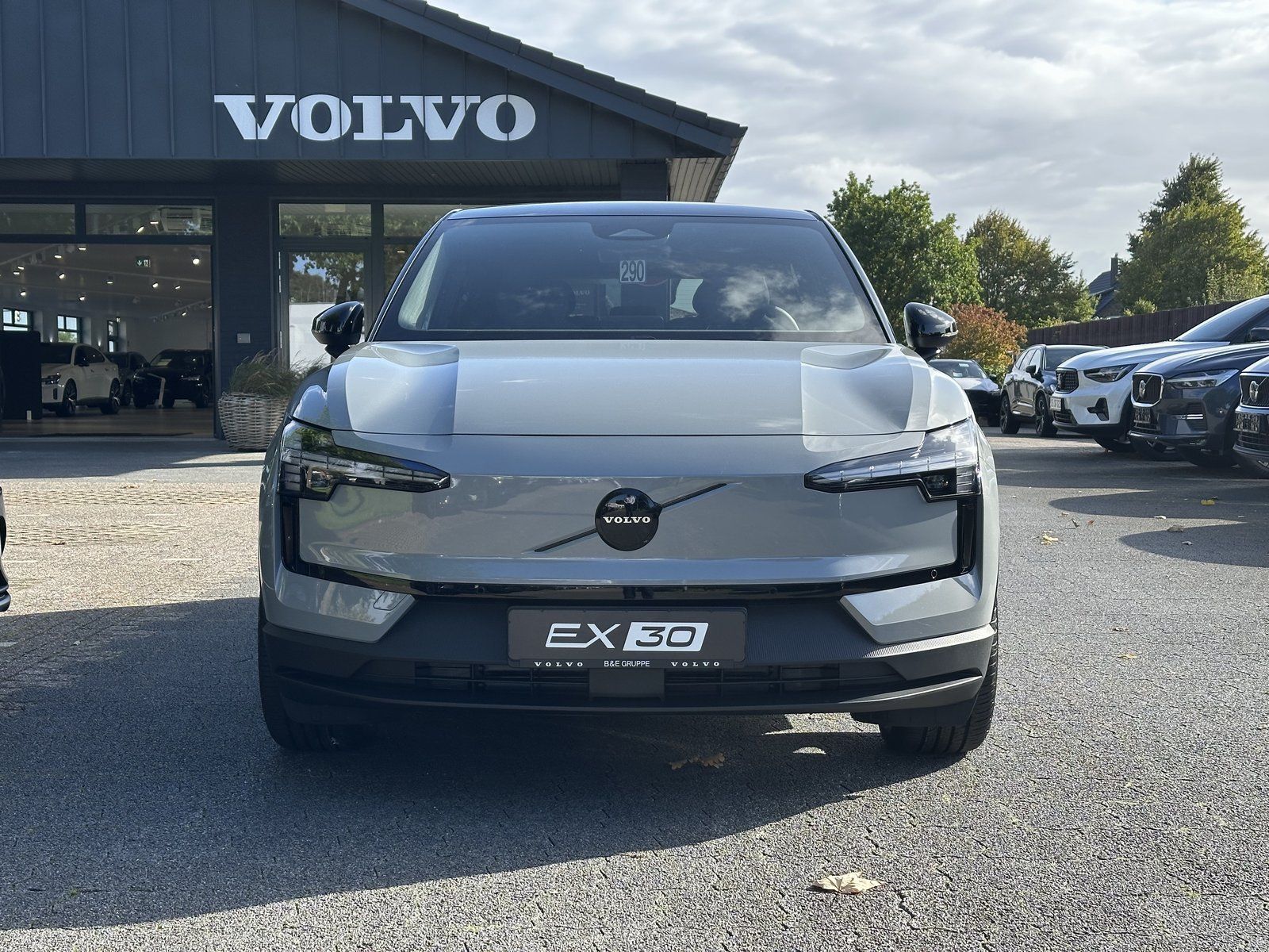 Volvo EX30 Black Edition P5 Long Range Electric Plus imagem 2