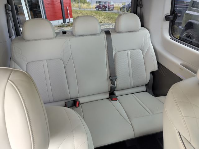 Hyundai STARIA 2.2 CRDi LIMITED EDITION 7-Sitzer