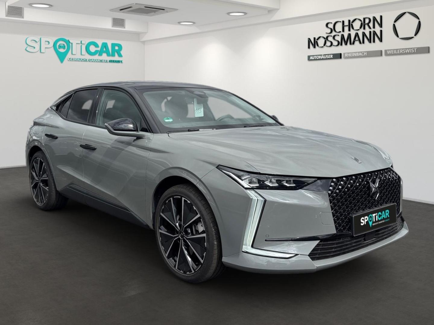 DS Automobiles DS4 E-Tense 225 La Premiere Panodach Digi-Cockpi