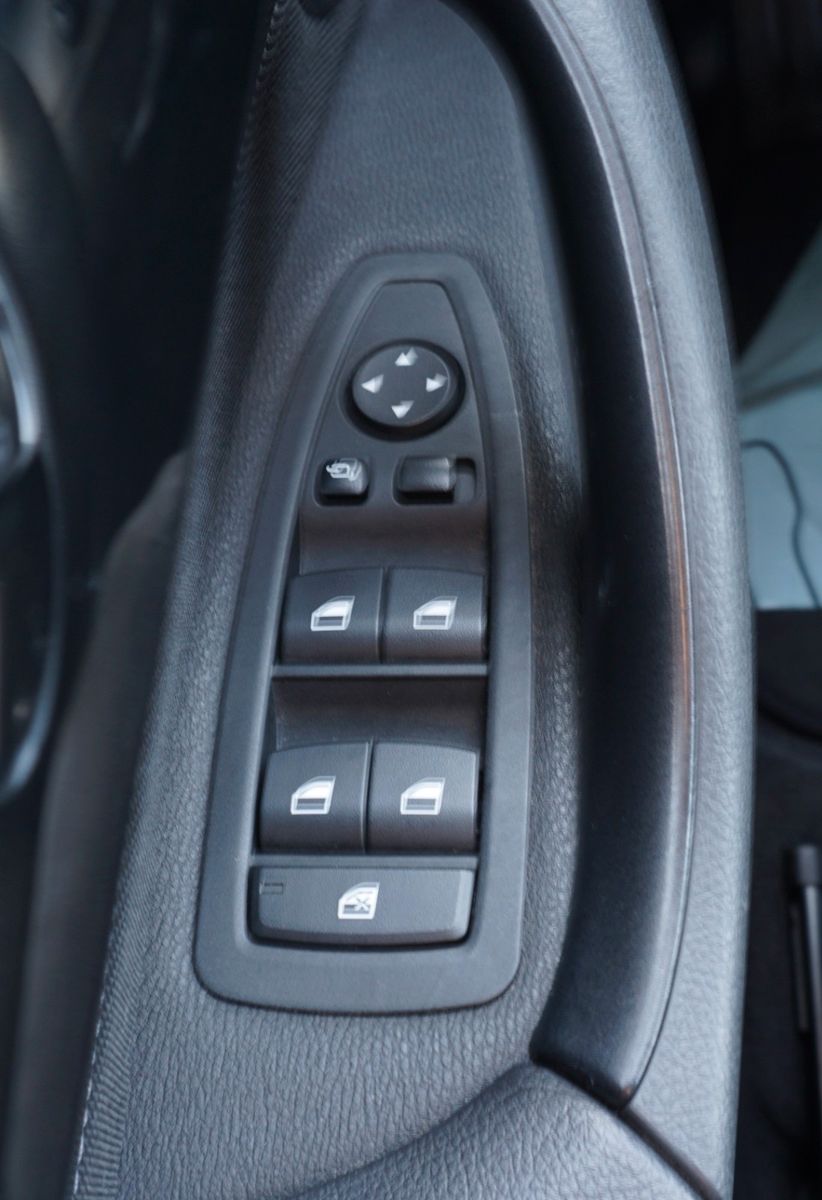 Fahrzeugabbildung BMW X1 sDrive 18i Sport Line, Kamera, PDC, Panorama