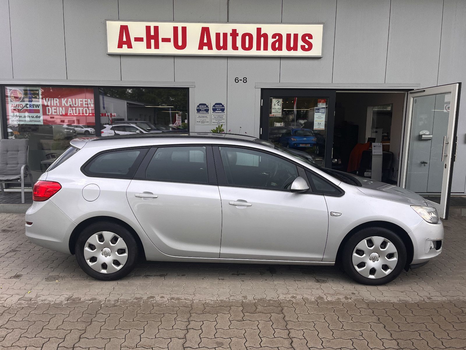 Fahrzeugabbildung Opel Astra J ST Selection 1.3 CDTi leichter Frontsch.