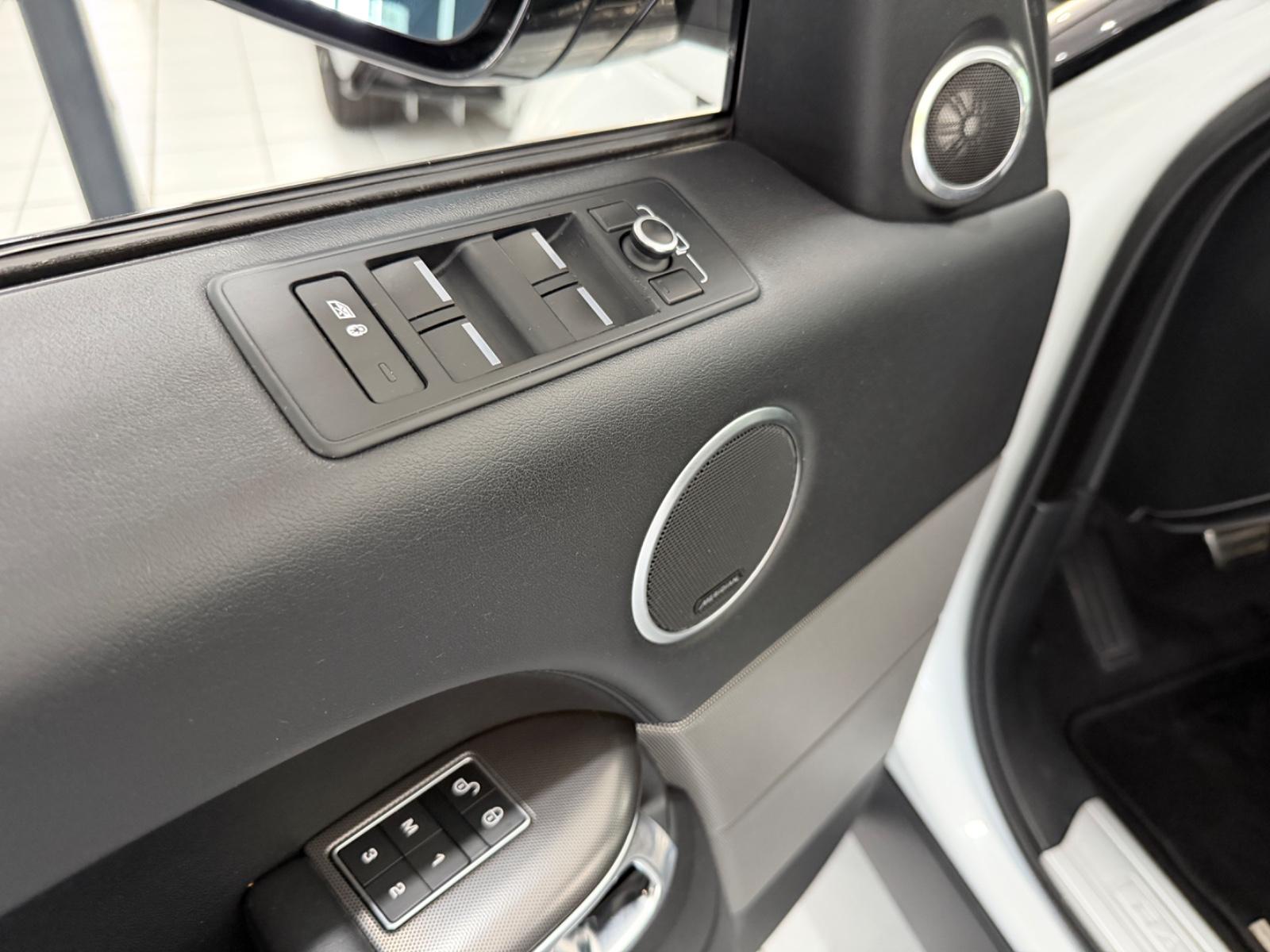 LAND ROVER RANGE ROVER SPORT RR SDV6 306CH - BVA - AUTOBIOGRAPHY - MERIDIAN - TOIT OUVRANT PANORAMIQUE
