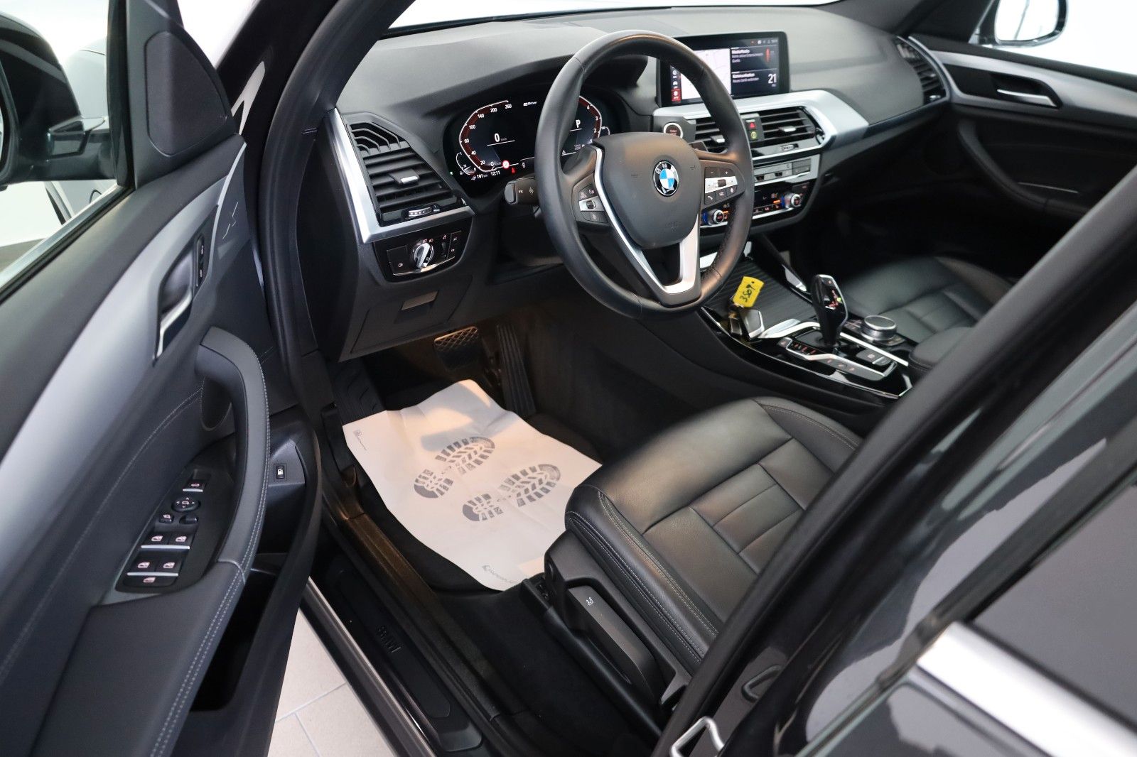 Fahrzeugabbildung BMW X3 xDrive 30 e Advantage,Navi,LED,Panoram,Kamera