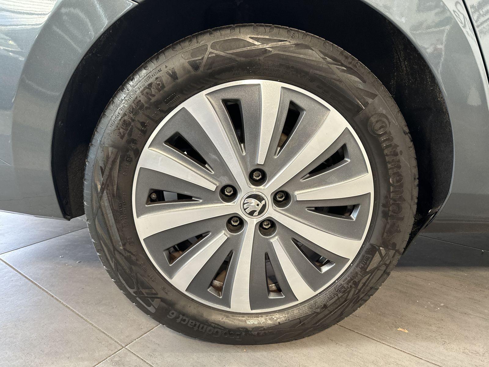 Fahrzeugabbildung SKODA Superb Combi 1.4 TSI DSG Style iV NAV+LED+AHK+PP
