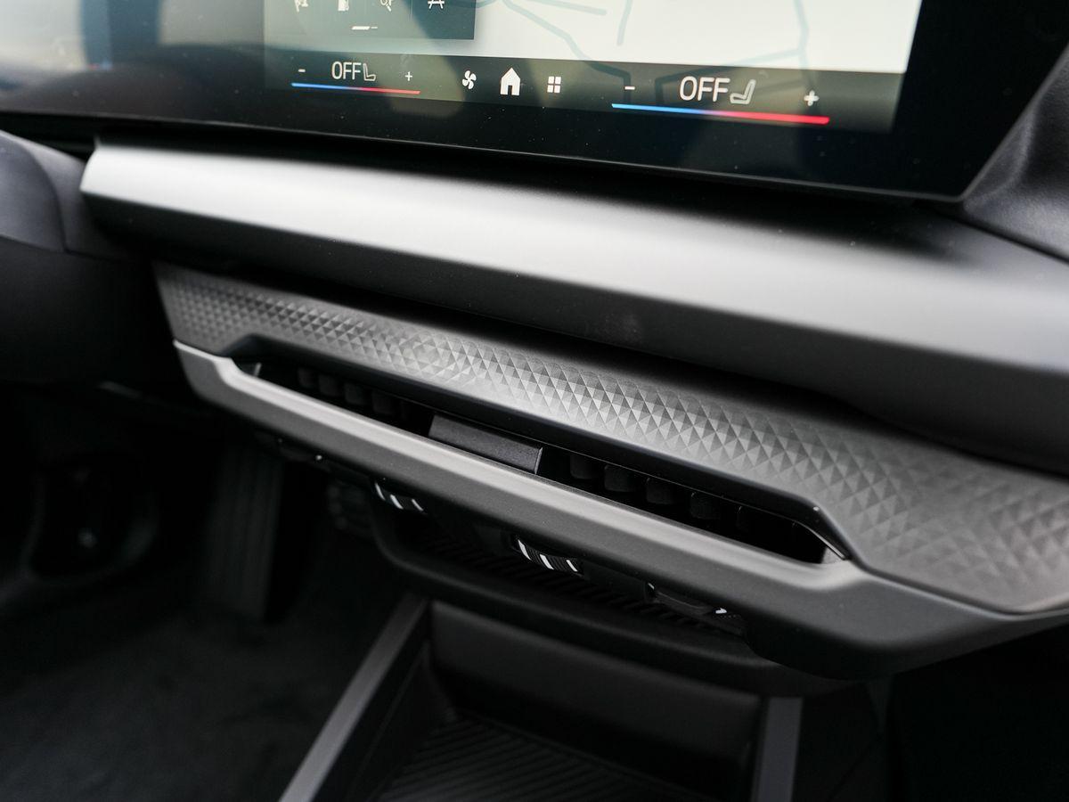 BMW 1 Series AHK Panoramadach Sportsitze Navi ParkAssist, миниатюра 19