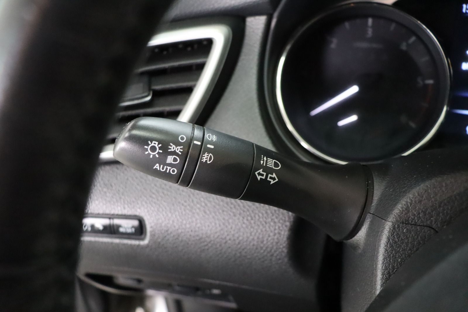 Fahrzeugabbildung Nissan X-Trail 1.6 dCi Automatik