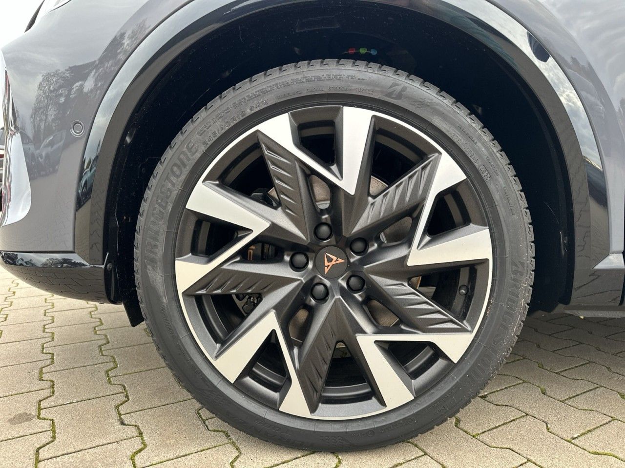 Fahrzeugabbildung CUPRA Formentor VZ 2.0 TSI 265 PS DSG - mit KI generiert/bearbeitet