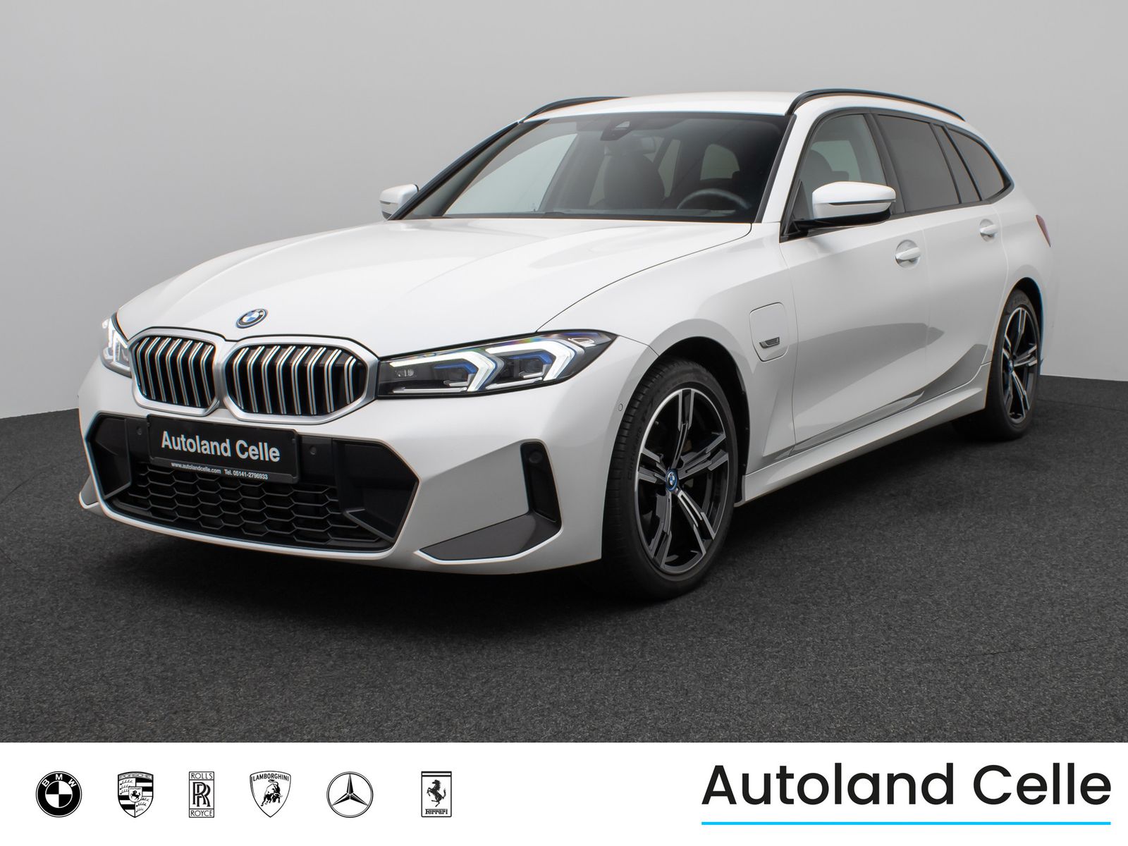 Fahrzeugabbildung BMW 330e M Sport Kamera DAB HUD Alarm Parkassistent