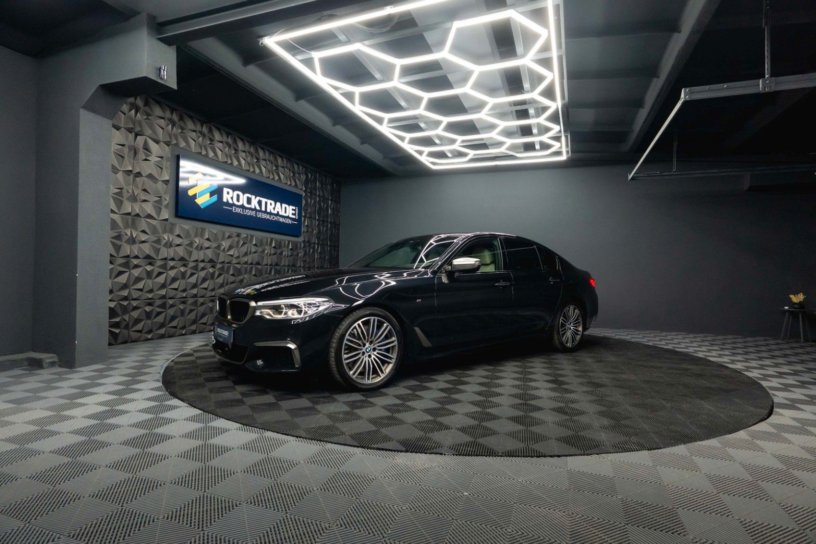 Fahrzeugabbildung BMW M550i xDrive Shadow Line | ACC | Massage | LED