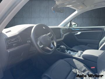 Volkswagen Touareg - 11