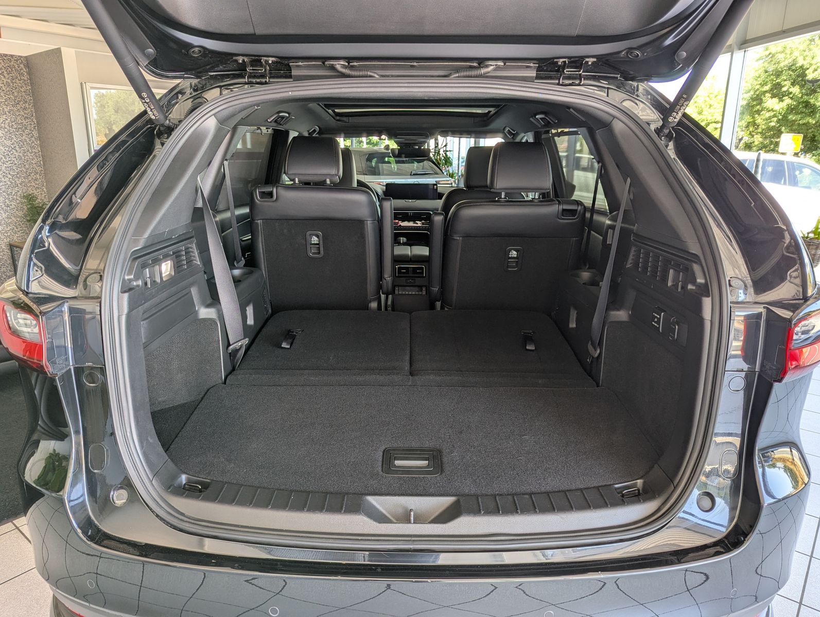 Fahrzeugabbildung Mazda CX-80 3.3L E-SKYACTIV D 254 HOMURA+ 6-Sitze Pano