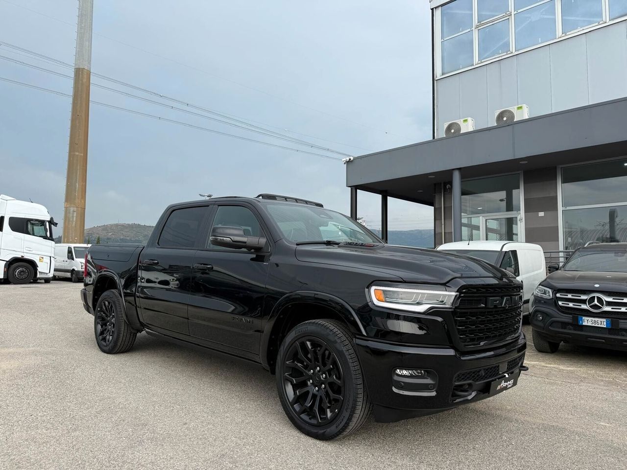 Dodge RAM 1500 LIMITED NIGHT EDITION (prezzo esc imagem 3