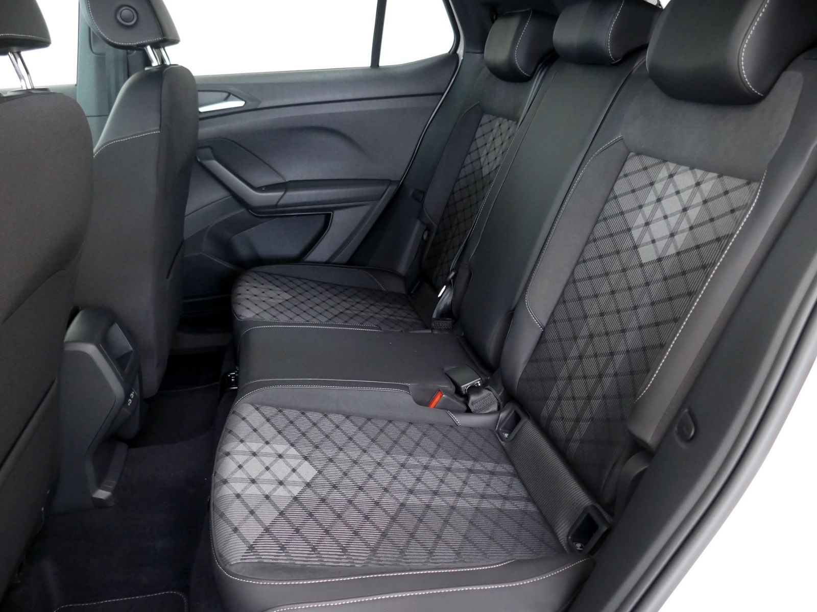 Fahrzeugabbildung Volkswagen T-Cross R-Line 1.0 TSI | LED PDC ACC Navi App