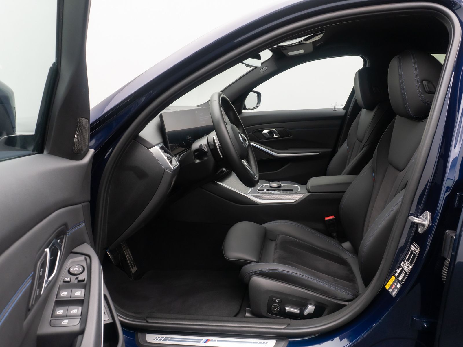 Fahrzeugabbildung BMW 330e xD M Sport H/K AHK HUD Kamera DAB Komfort