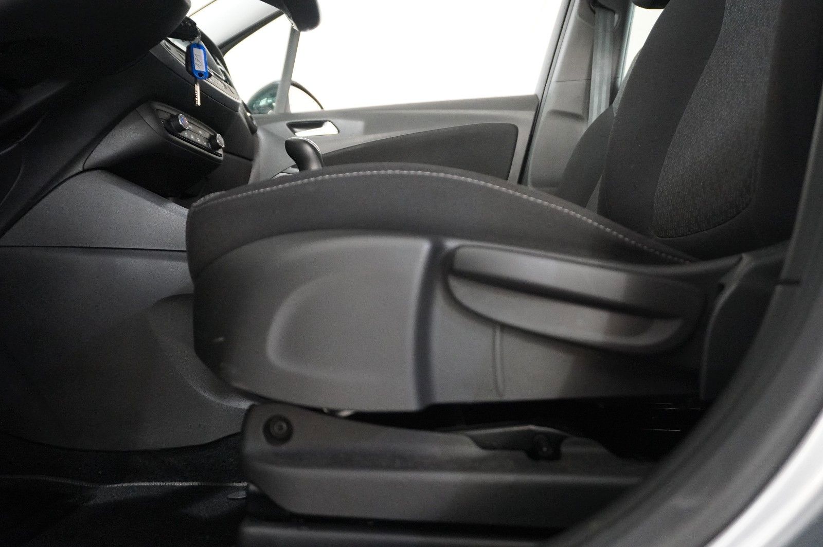 Fahrzeugabbildung Opel Crossland (X) 1.2 EDITION NAVI/LED/KAMERA/TEMP.