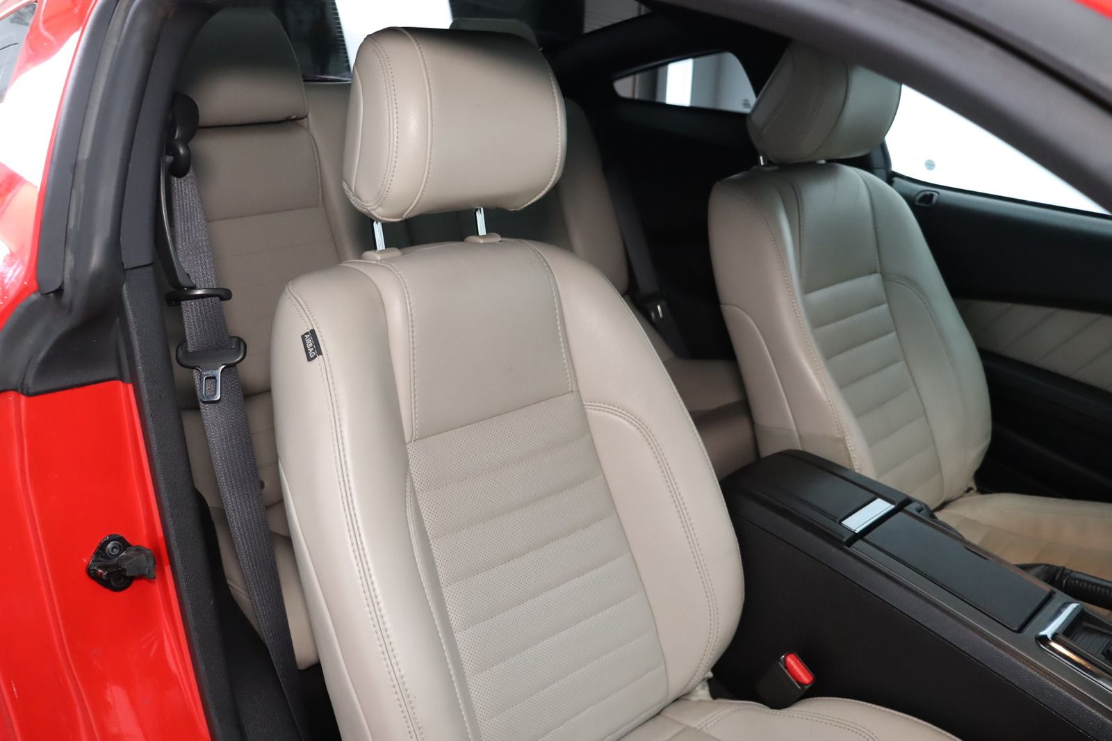 Fahrzeugabbildung Ford Mustang 3.7 V6 * HU/AU 10.27 * Top-Zustand